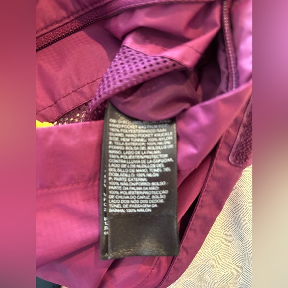 The North Face Jacket Purple Lightweight Hood Size Medium Womens EUC Fall Rain - Picture 7 of 9